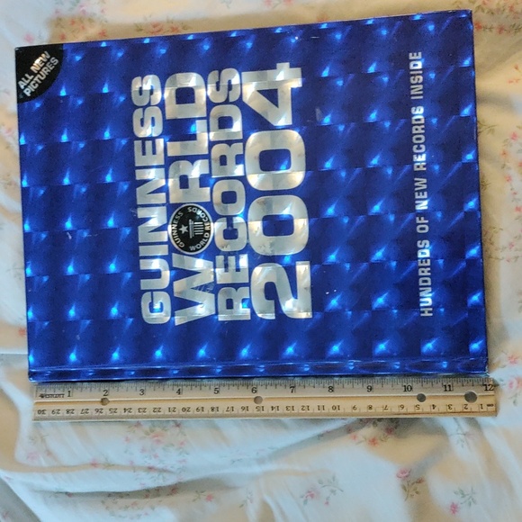 Guinness Book of World Records 2004 - Picture 5 of 8